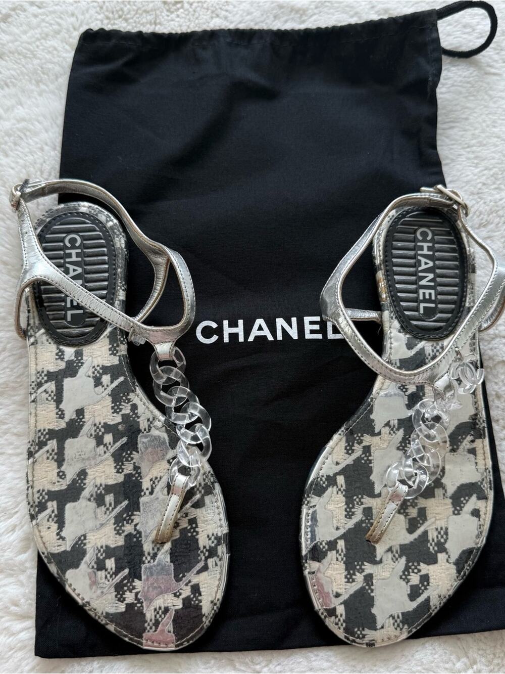 CHANEL women sandals size 35 EU Authentic